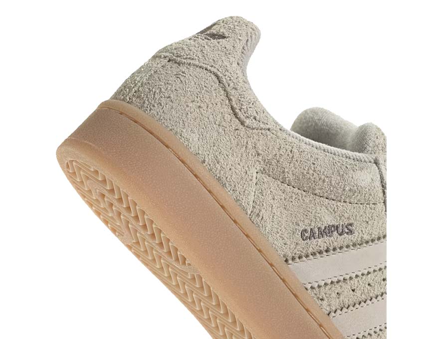 Detail — Wildleder Putty Grey Campus 00s W