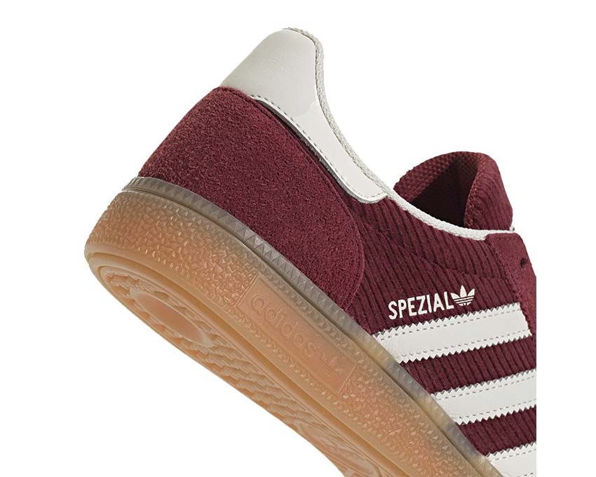 Handball Spezial W Shadow Red — Rück- und Dreiviertelansicht