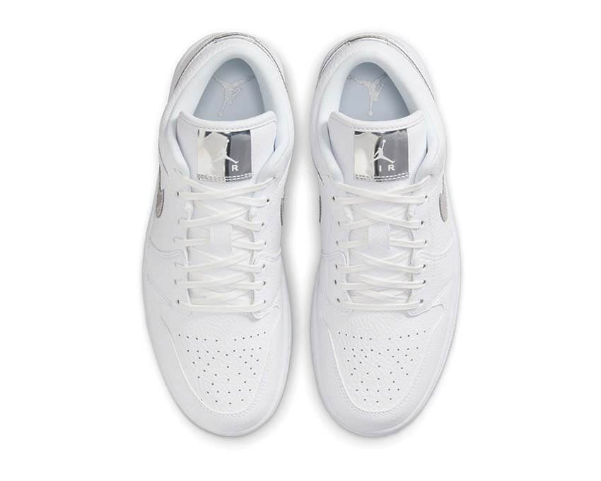 Air Jordan 1 Low SE W White — vue trois quarts all white Low SE femme