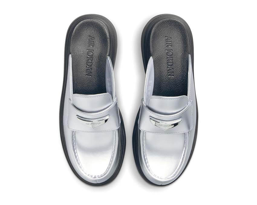 Air Jordan Mule SE W Metallic Silver — profil trois quarts mule Jordan femme