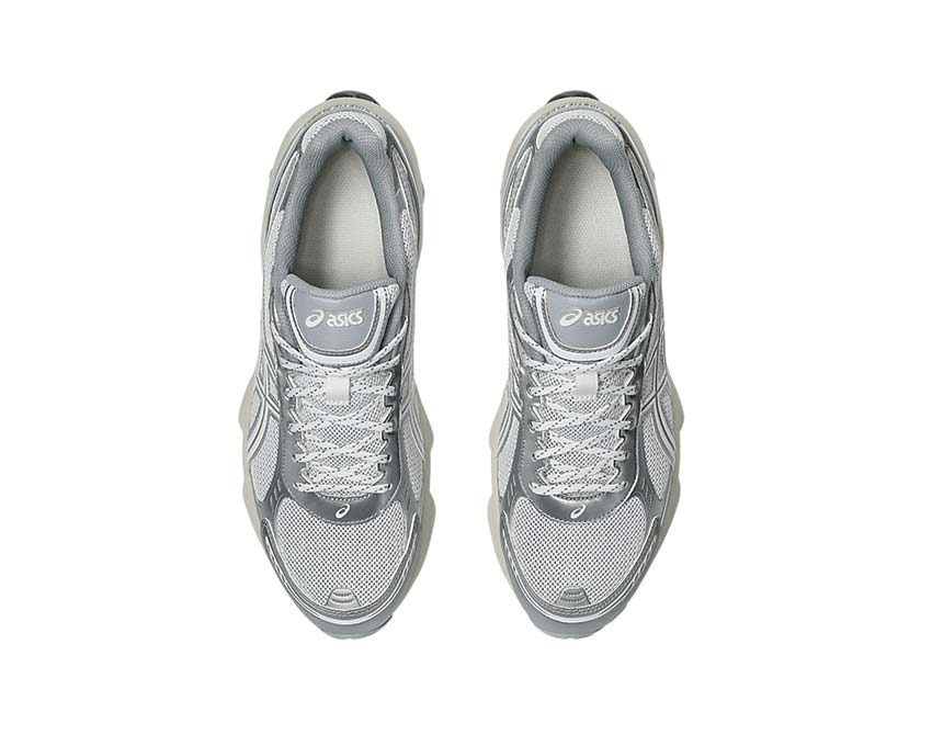 Asics Gel Kinetic Fluent White/White détail — mesh et overlay structurant
