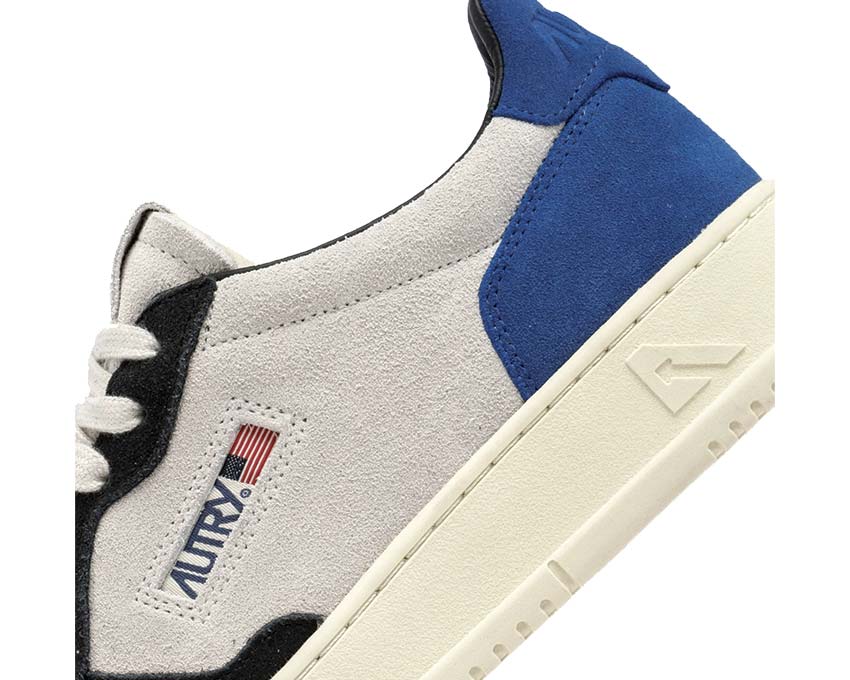 Autry Medalist Low Tricolore Suede Electric Black détail — empiècements colorés