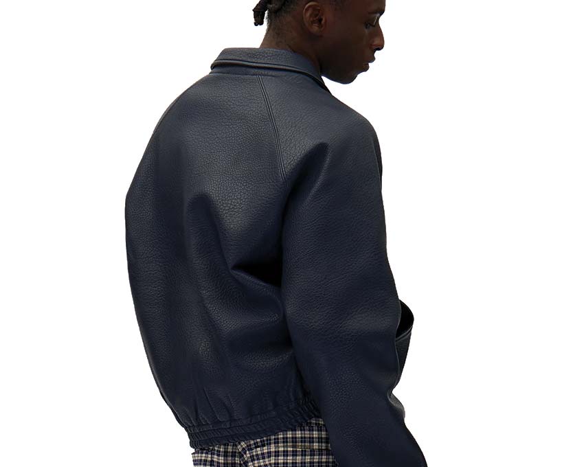 Arte Big Logo Leather Jacket Navy vista laterale — pelle morbida logo ricamato