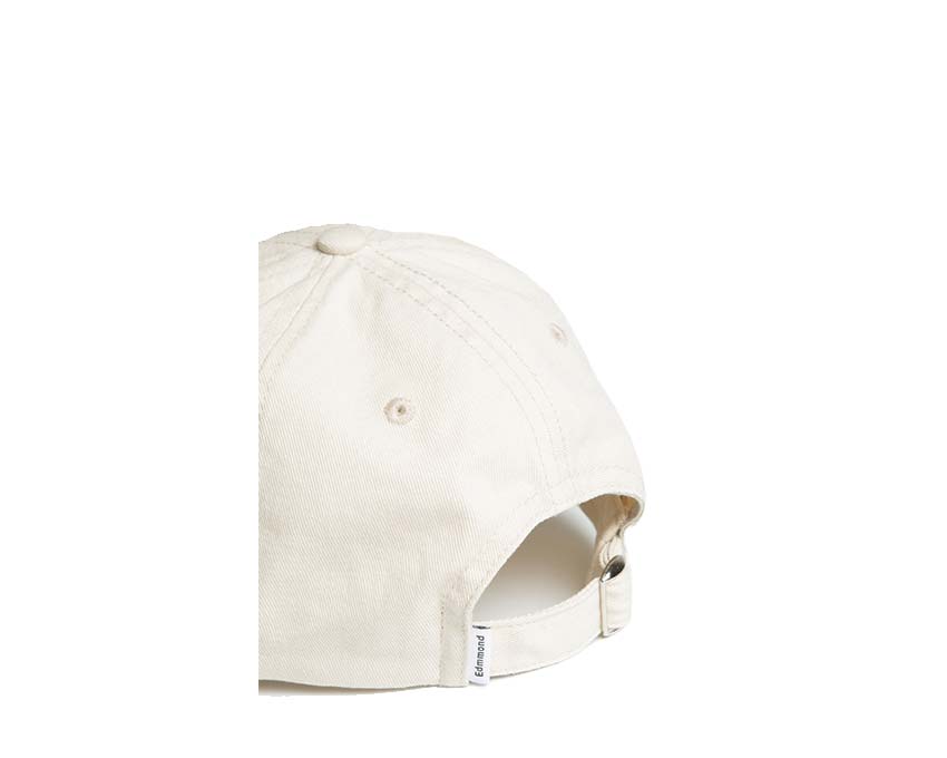 Edmmond Studios 10 Years Cap Off White Detail — gesticktes Logo 10 Jahre vorne