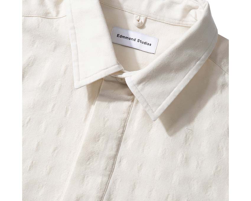 Edmmond Studios Giorgios Short Sleeve Off White dettaglio — collo e abbottonatura