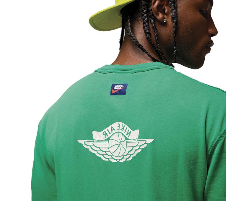 Jordan Rare Air T-Shirt Stadium Green Sail puesto — Jordan camiseta hombre verde streetwear