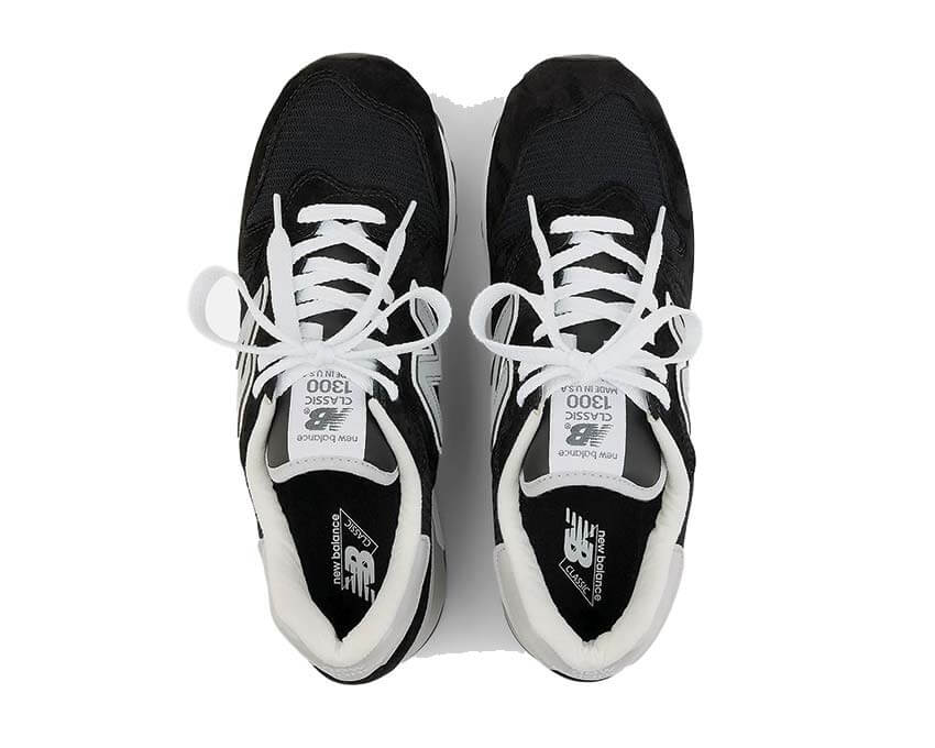New Balance 1300 Black détail — nubuck noir mat fabriqué aux États-Unis