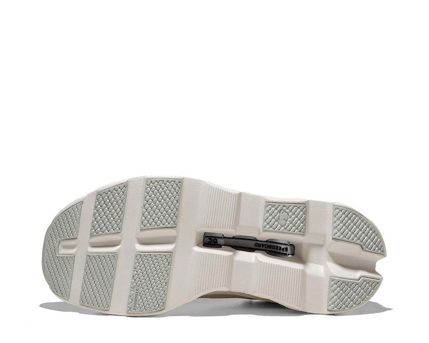 On Cloudmonster Void White dettaglio — tomaia mesh bianca scarpa running uomo