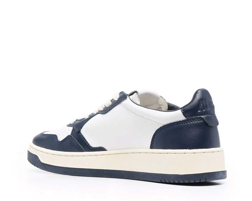 Autry Medalist Low White/Blue semelle — semelle crantée gomme