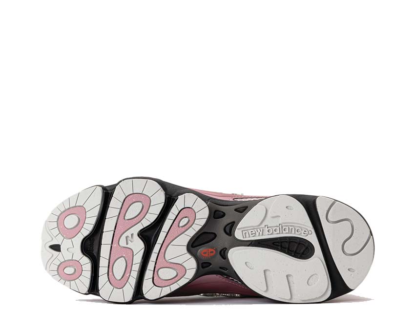New Balance 1000 Pink Taffy — vista posteriore tallone logo N ricamato