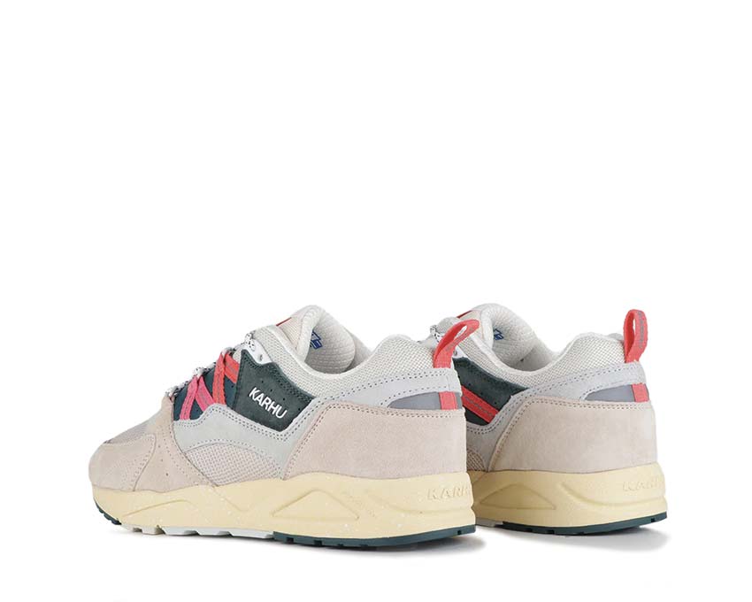 Karhu Fusion 2.0 White Cap Gray/Cayenne Sohle — Fulcrum-Sohle