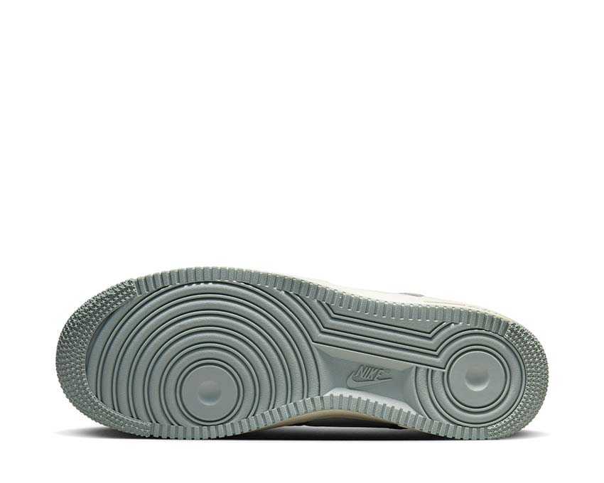 Nike Air Force 1 07 LX Mica Green Coconut Milk — vista dall'alto