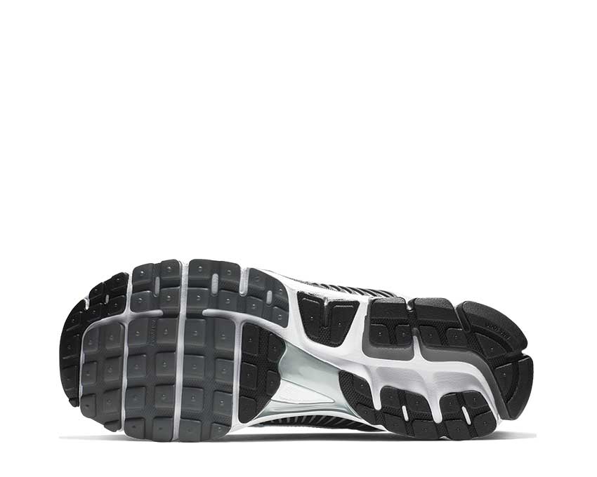 Nike Zoom Vomero 5 SE SP Dark Grey — vue arrière coloris gris foncé
