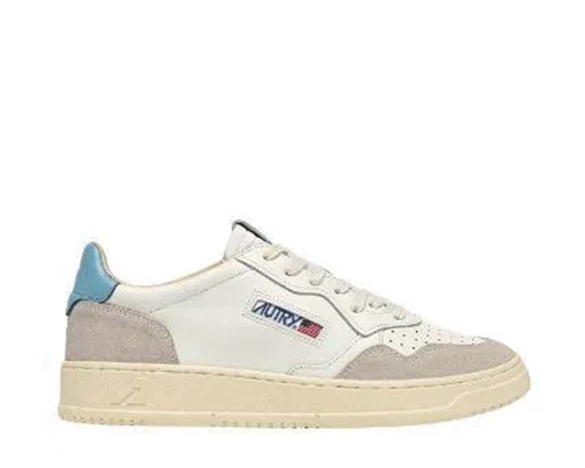Autry Medalist Low W Forget — sneaker femme cuir bleu forget-me-not pastel rétro