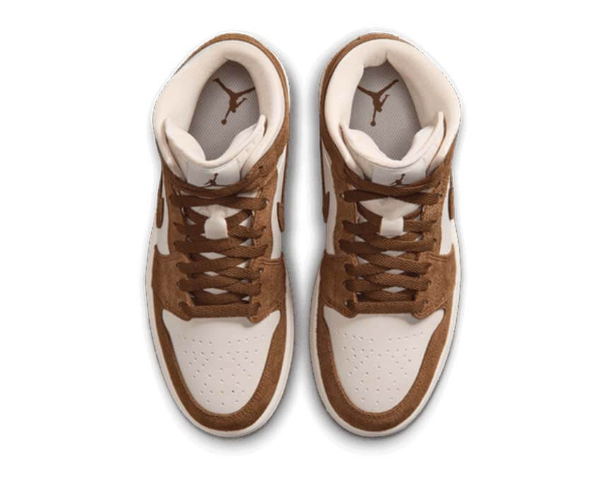 Air Jordan 1 Mid W Light British Tan — semelle Air Jordan femme beige blanc