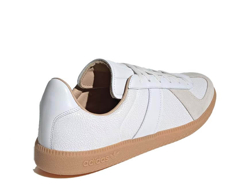 Adidas BW Army Cloud White detail — laces and thick textile tongue retro