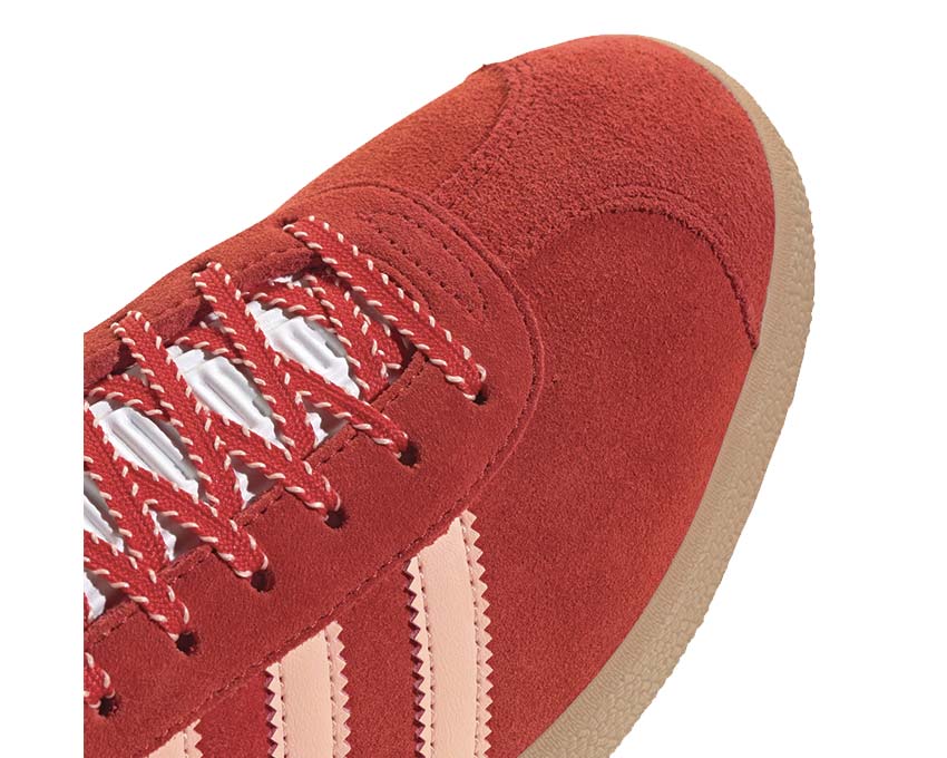 vue latérale — Gazelle Better Scarlet semelle gomme