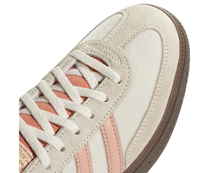 Adidas Handball Spezial W Powder Coral vue latérale — profil bas élégant