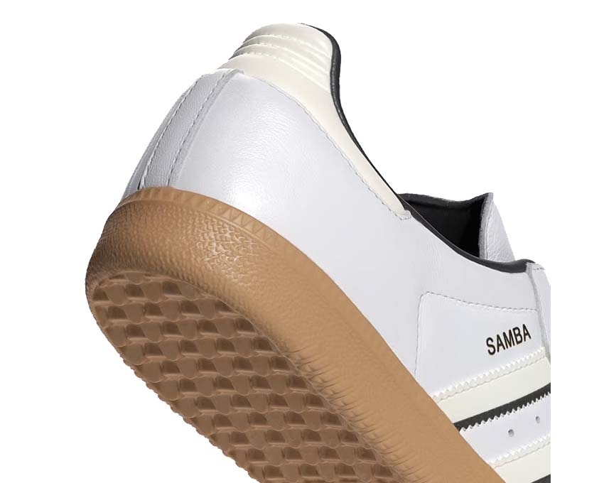 Adidas Samba OG White Off White Black détail — tige cuir blanc et empiècements noirs