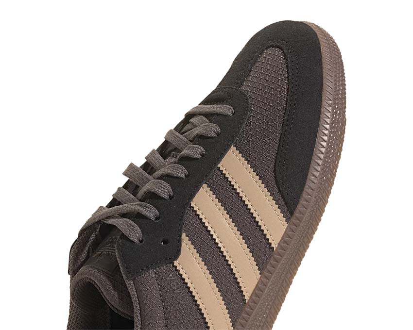 Adidas Samba OG Stone Khaki vue latérale — bande Three Stripes contrastante