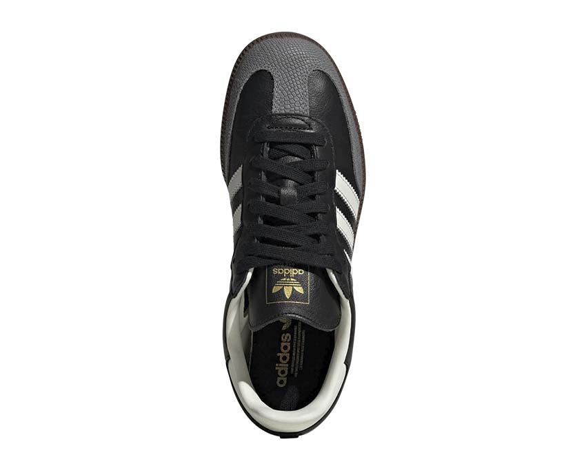 Adidas Samba OG W Black White Gold détail — empiècement daim noir et logo doré