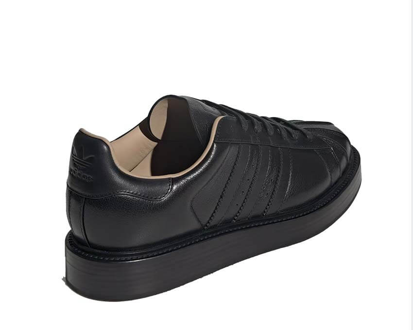 Adidas Superstar Lux MIG Core Black détail — finition artisanale cuir noir Made in Italy