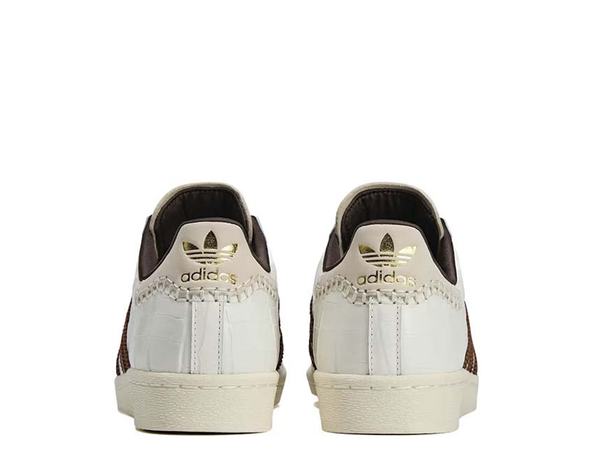 Adidas Superstar x Wales Bonner Blanco detalle — cuero premium y bordados