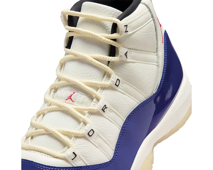 Air Jordan 11 Retro Rare Air bleu marine — vue latérale sneakers OG retro basketball