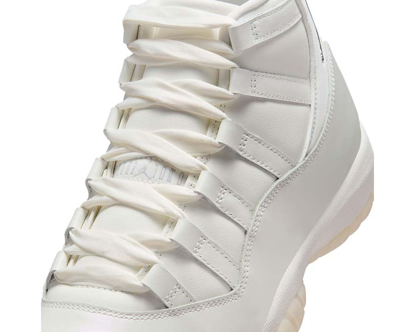 Air Jordan 11 Retro W Pearl blanc nacré — vue latérale sneakers femme Jordan 11 retro hype