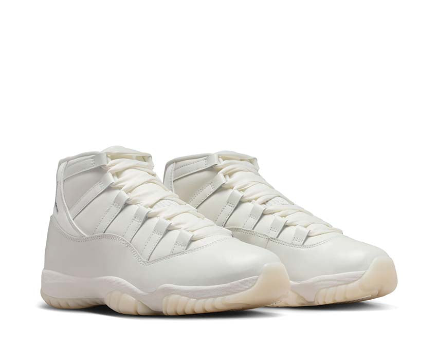 Air Jordan 11 Retro W Pearl blanc nacré — détail semelle Jordan 11 streetwear basketball