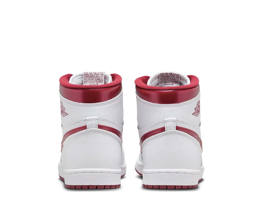 Jordan Air Jordan 1 High 85 Metallic Burgundy dettaglio — tomaia in pelle metallica