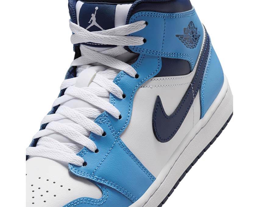 Air Jordan 1 Mid University Blue vue latérale — sneaker homme retro basketball OG