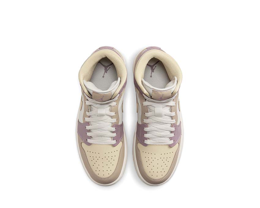 Jordan Air Jordan 1 Mid W Orewood Gold Khaki détail — tige cuir beige doré