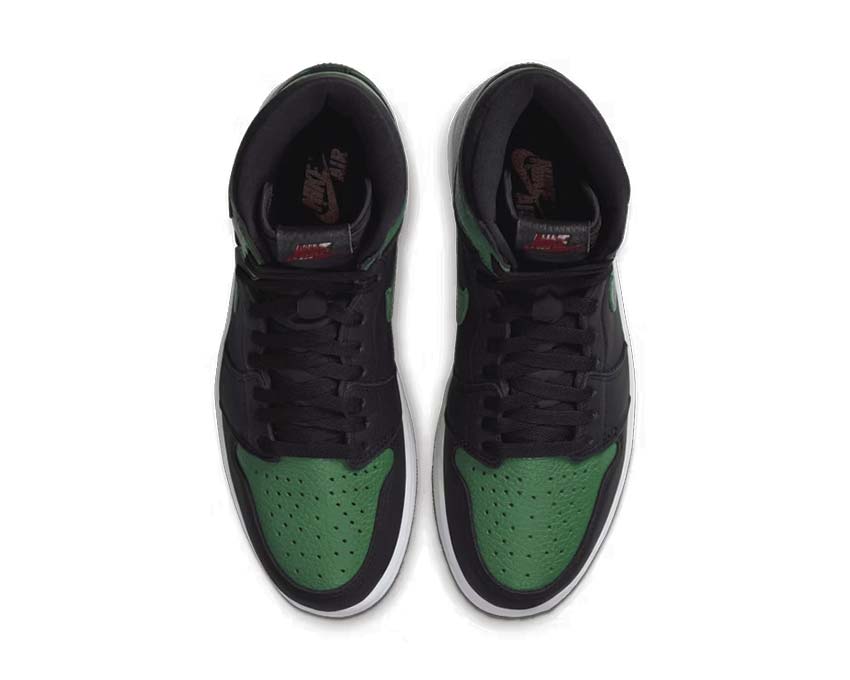Air Jordan 1 Retro High OG Pine Green détail — cuir perforé vert pin pine