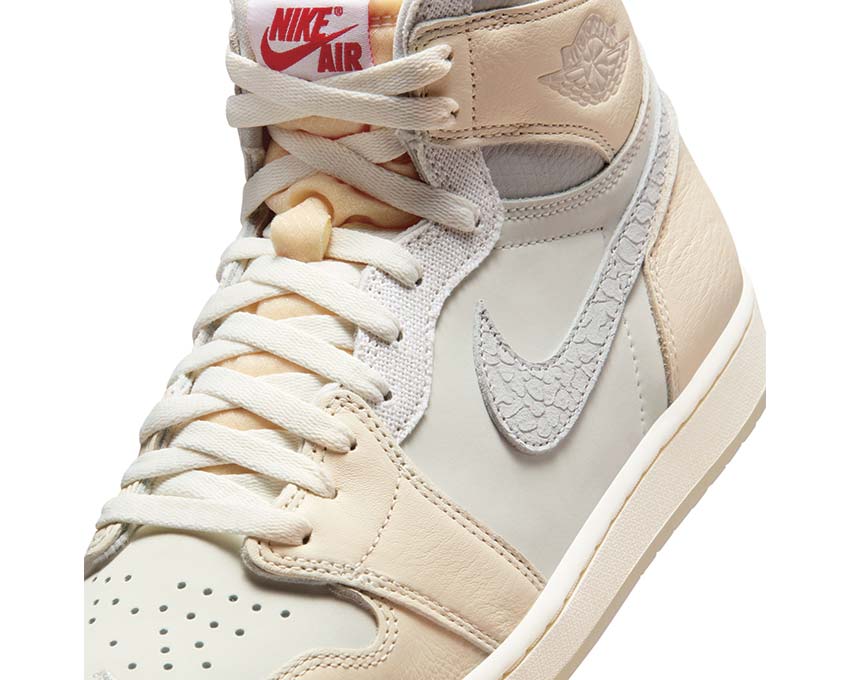 Air Jordan 1 Retro High OG Sail vue latérale — tige cuir blanc voile Jordan 1