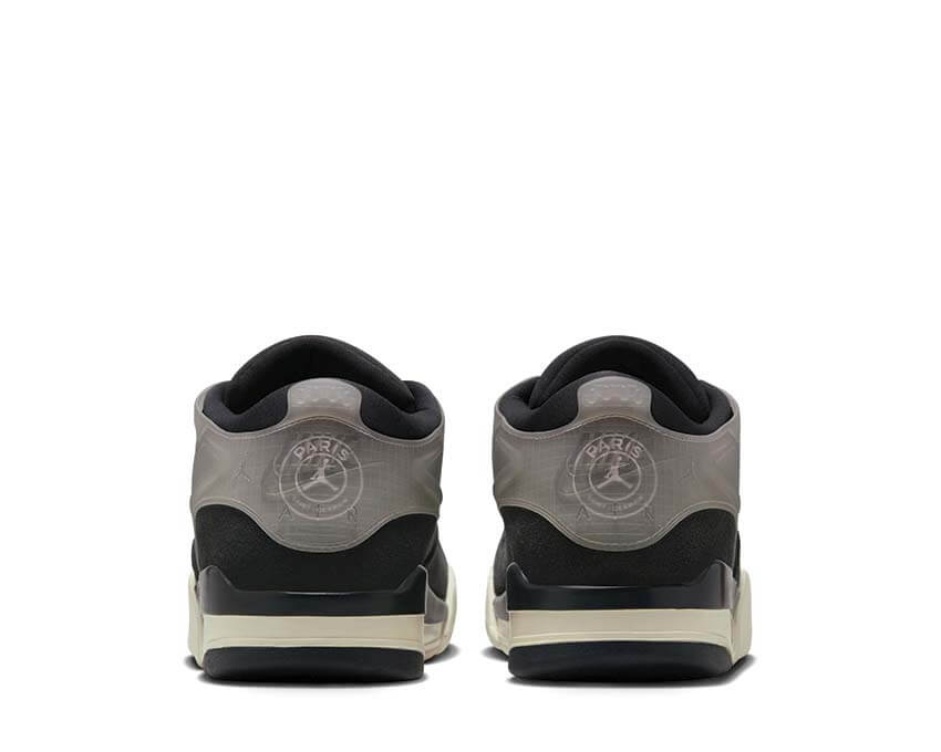 Air Jordan 4 RM PSG Off Noir détail — patch PSG Paris Saint-Germain Jordan 4