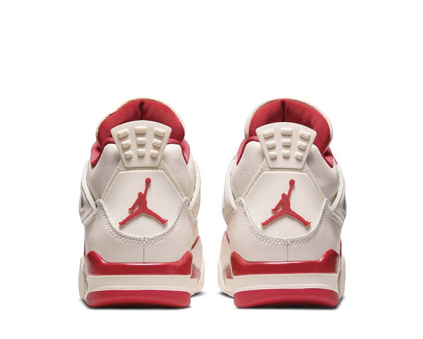 Air Jordan 4 Retro W Lover Letter détail — mesh rose pale cœurs Valentine