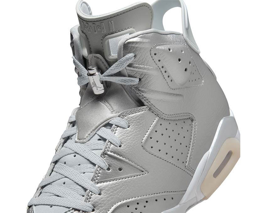 Air Jordan 6 Retro x PSG Metallic Silver vue latérale — tige argent métallisé premium