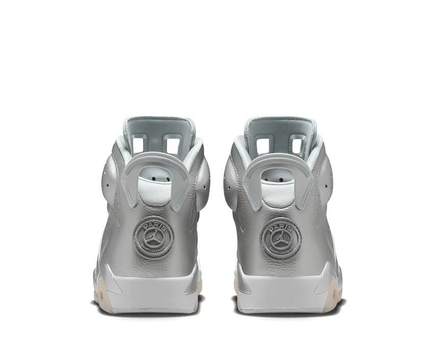 Air Jordan 6 Retro x PSG Metallic Silver détail — bloque-lacets brillants co-branding PSG