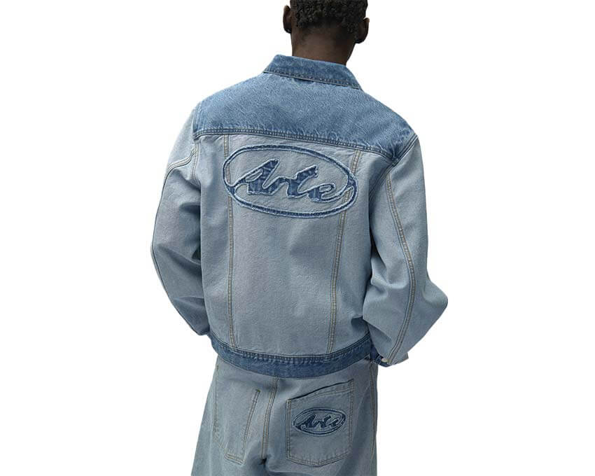 Arte Denim Inside/Out Jacket détail — finitions réversibles et coutures denim Arte