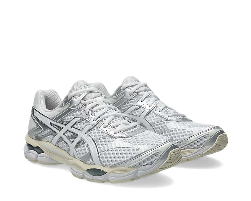 Asics Gel Cumulus 16 White vue latérale — tige mesh respirante