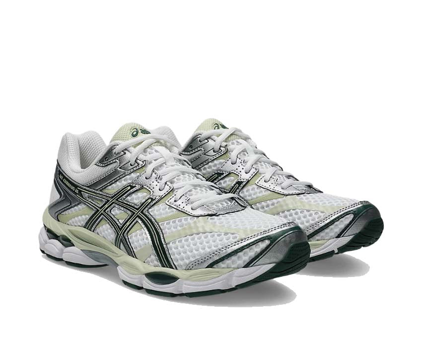 Asics Gel Cumulus 16 Forest Night vue latérale — tige mesh respirante vert sombre