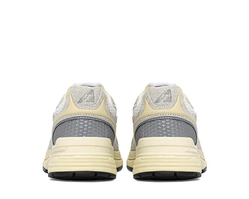 Autry Hyperway Low Gris détail — détail mesh logo Autry gris Hyperway