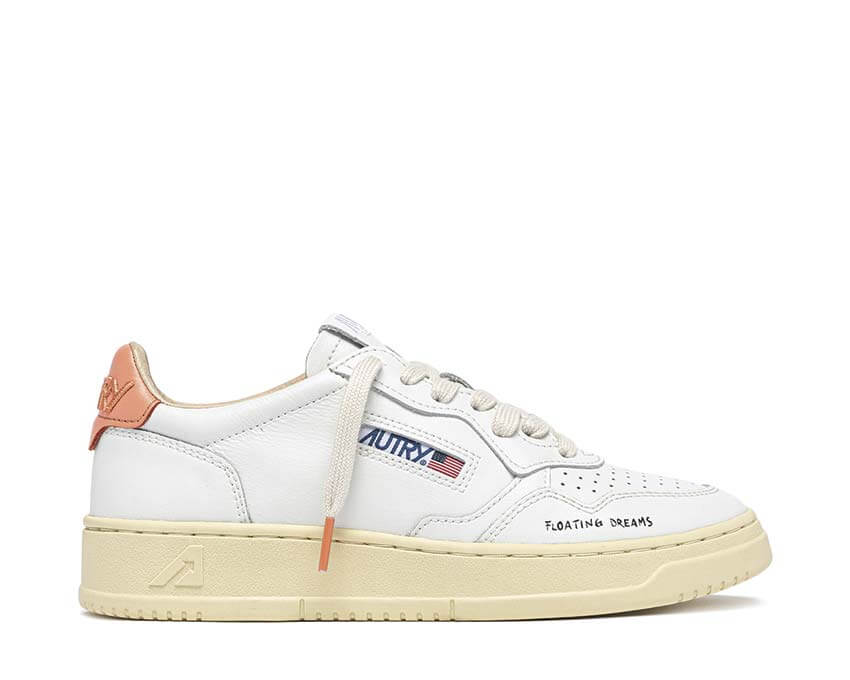 Autry Medalist Low W Peach — sneaker femme cuir pêche pastel rétro tennis doux
