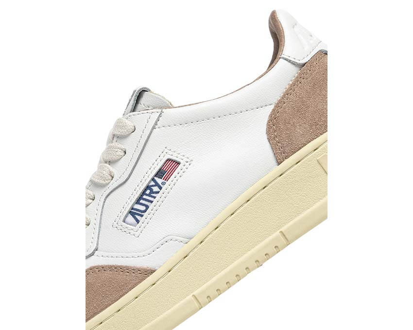 Autry Medalist Low Blanc vue latérale — cuir blanc Medalist Low femme