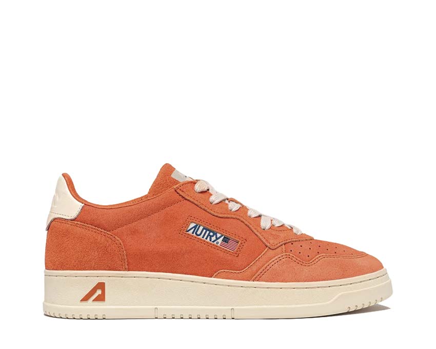 Autry Medalist Low Fanta/Daim Off White — sneaker homme cuir orange fanta blanc cassé
