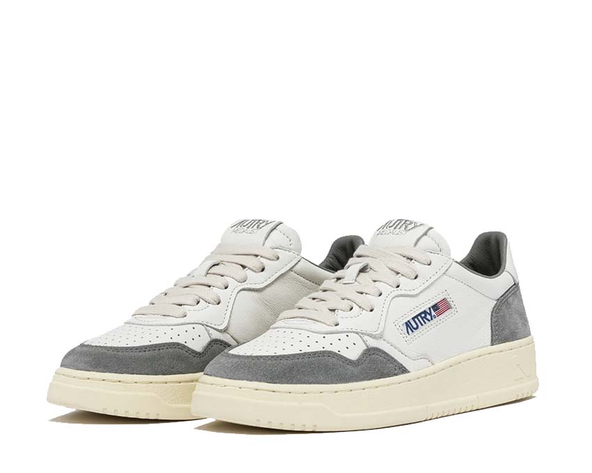 Autry Medalist Low Goat Suede White Grey Seitenansicht — Leder und Wildleder