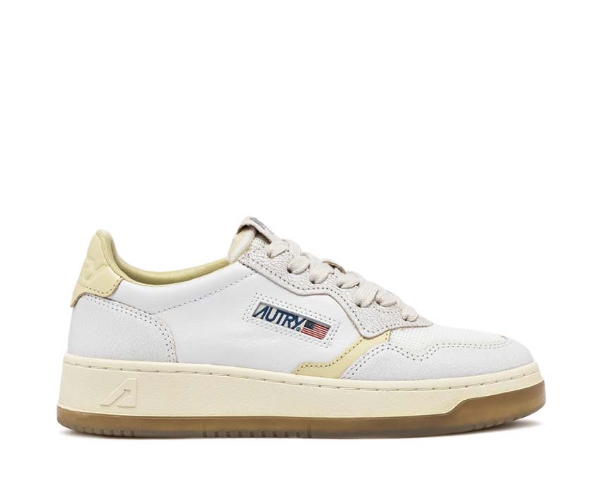 Autry Medalist Low W Virgin Crack White Hay — sneaker femme cuir rétro sport
