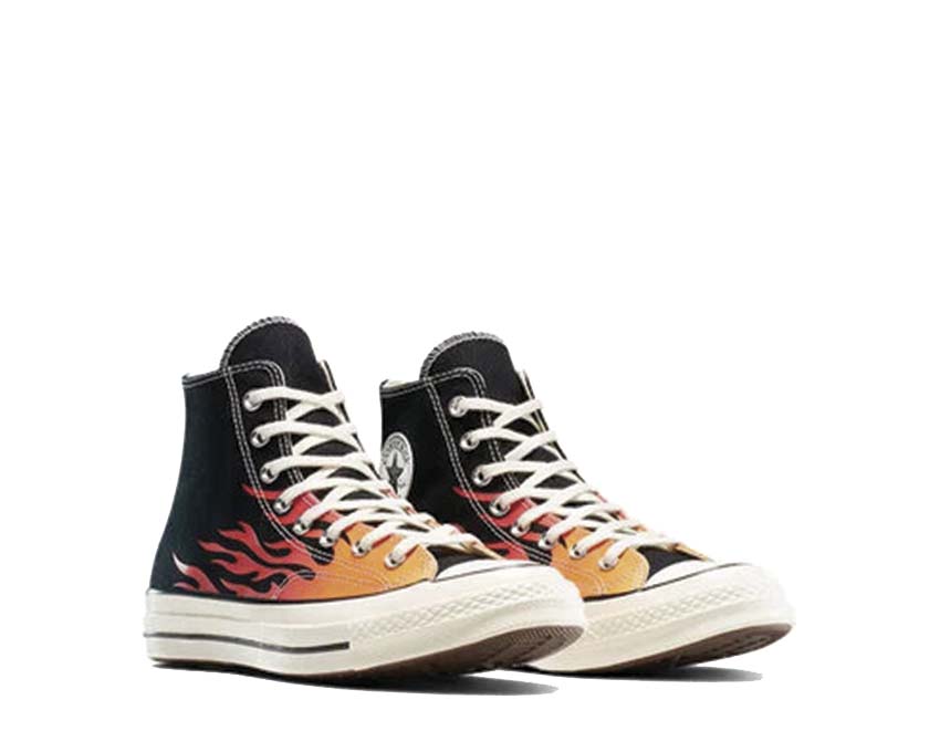 Converse Chuck 70 Hi Fire vue latérale — toile noire motif feu rouge jaune