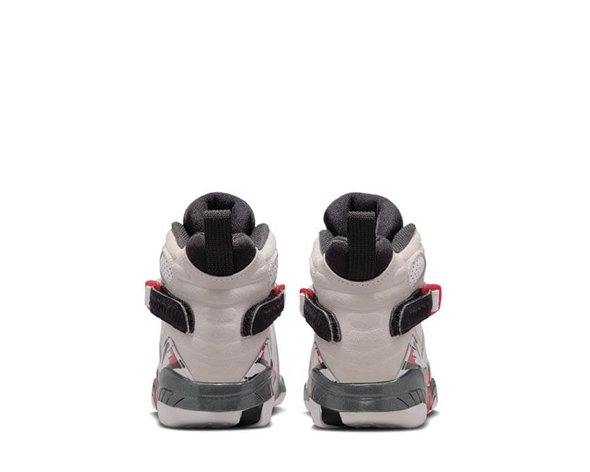Air Jordan 8 Retro PS Bugs Bunny White/Black/True Red détail — fermeture scratch sangles enfant